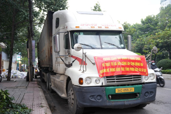 Phòng Cảnh sát Quản lý hành chính về trật tự xã hội hướng về đồng bào bị bão lũ
