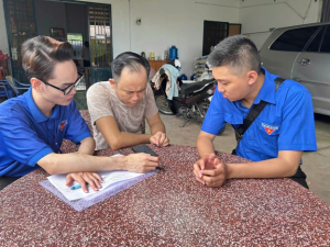 Tuổi trẻ phường Trảng Bom tích cực ra quân Chiến dịch “Mùa hè số cùng VNeID” – “Đi từng ngõ, gõ từng nhà, đồng hành cùng nhân dân”.