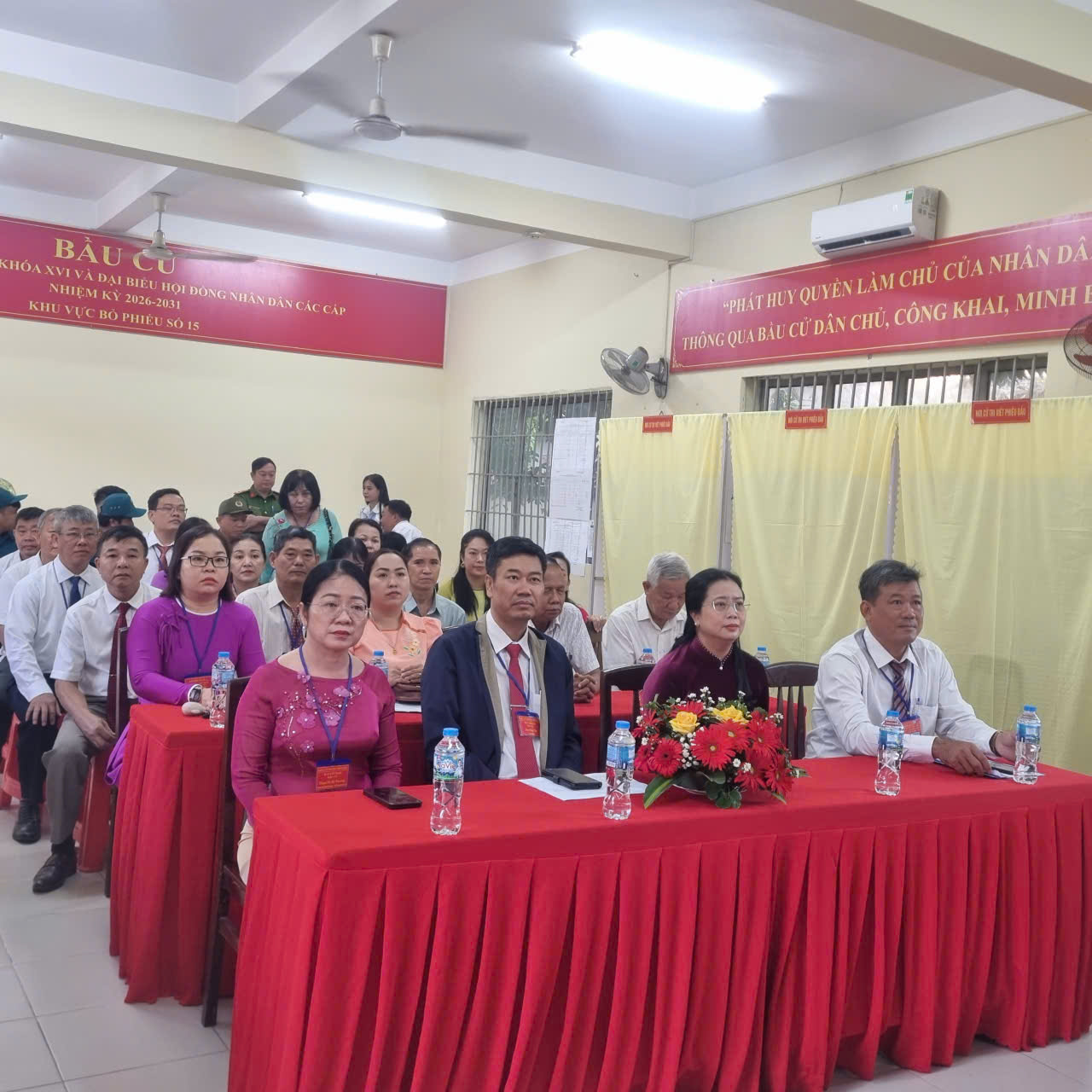 Description: D:\Bai viet 2025\Hinh anh\gen-h-z7621426473644_29ed8604c99c47478c71676589390bf2.jpg?t=1762423301