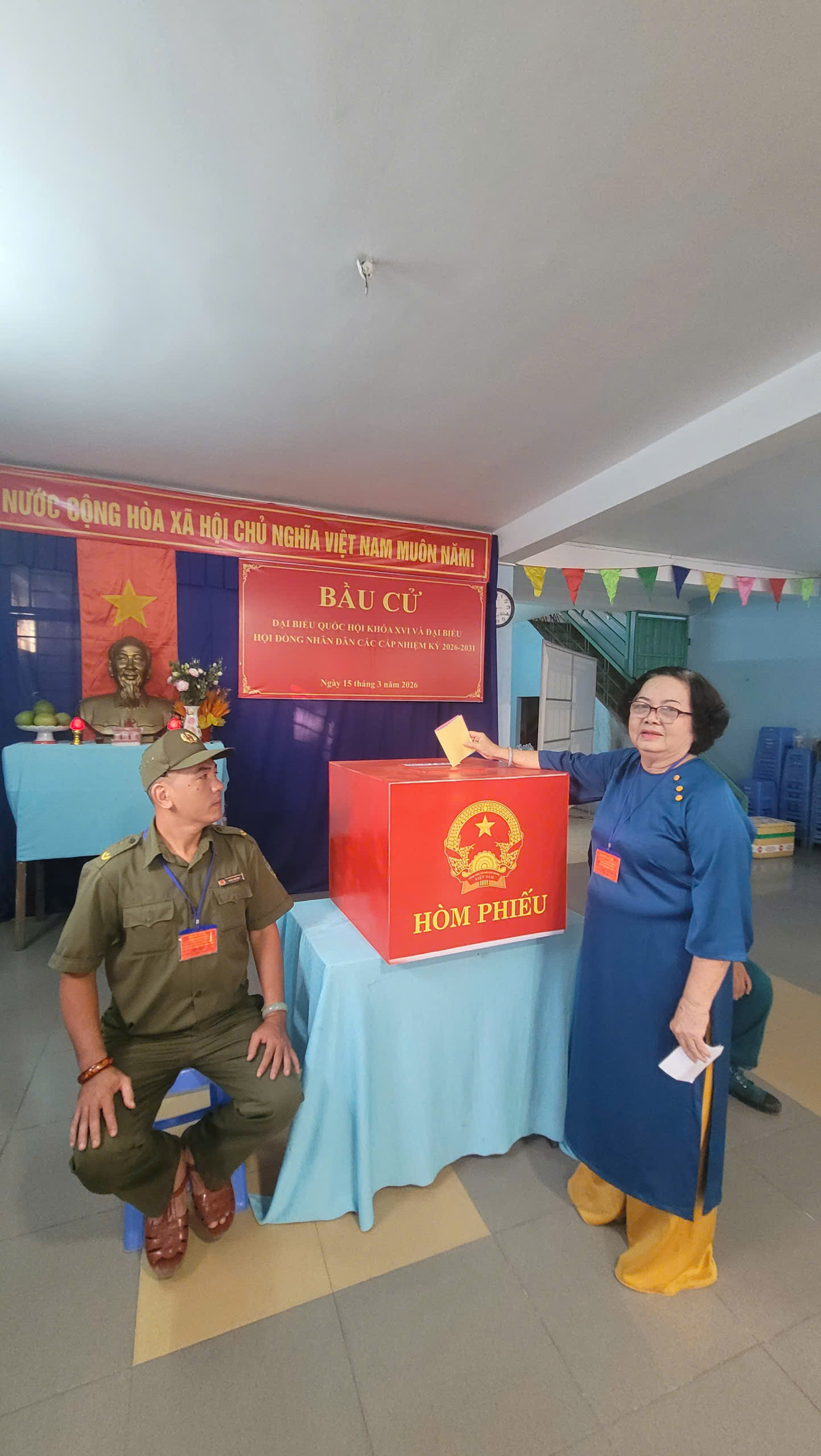 Description: D:\Bai viet 2025\Hinh anh\gen-h-z7621432809863_b94efa10b6a920867851fc7412047e24.jpg?t=1762423301