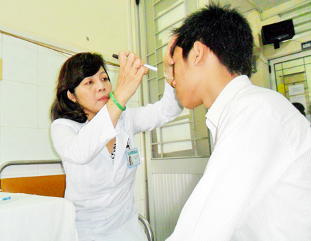 Bantin 17.9 (TT) - Bac si cua benh nhi ngheo.jpg