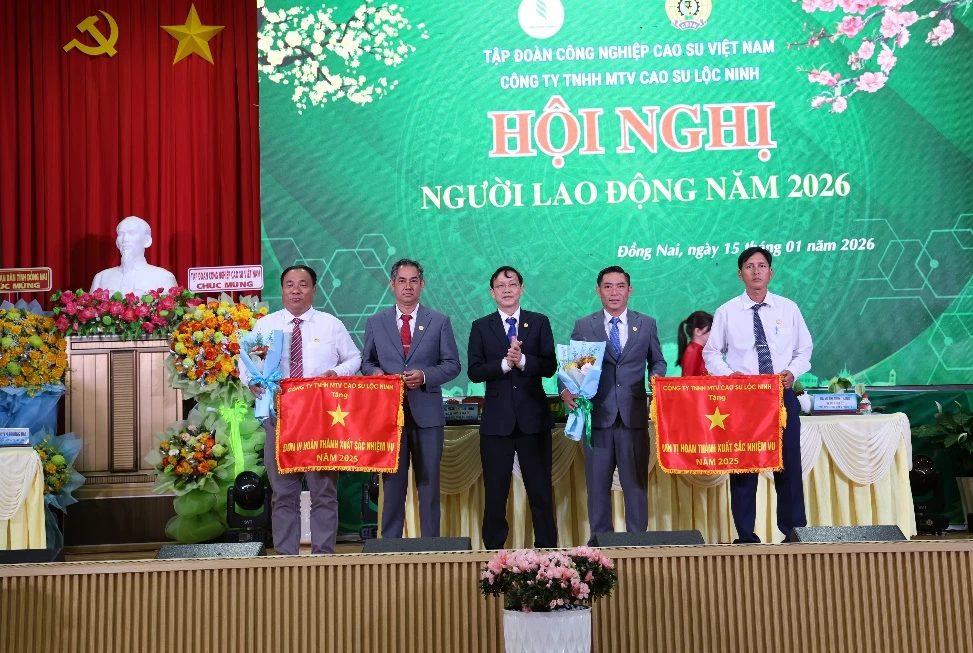 Khen thưởng