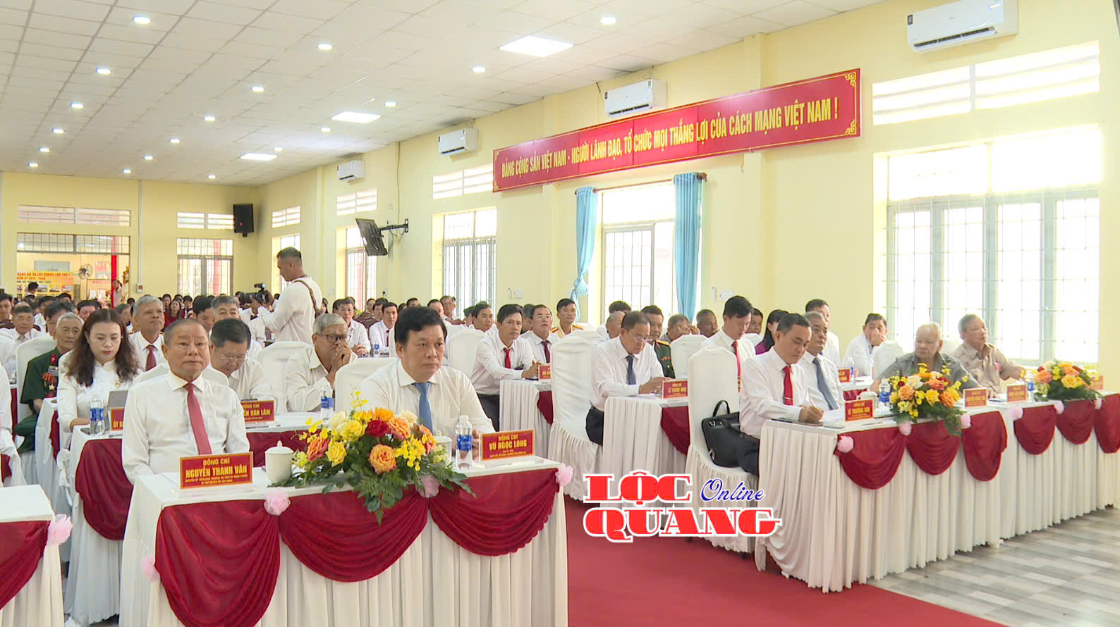 Các đại biểu tham dự đại hội
