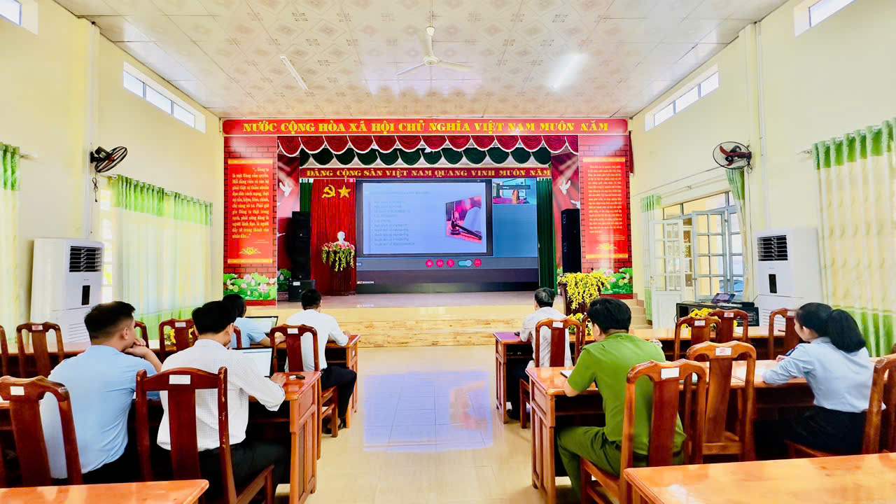 '''A group of people sitting in chairs in a classroom
AI-generated content may be incorrect.'''