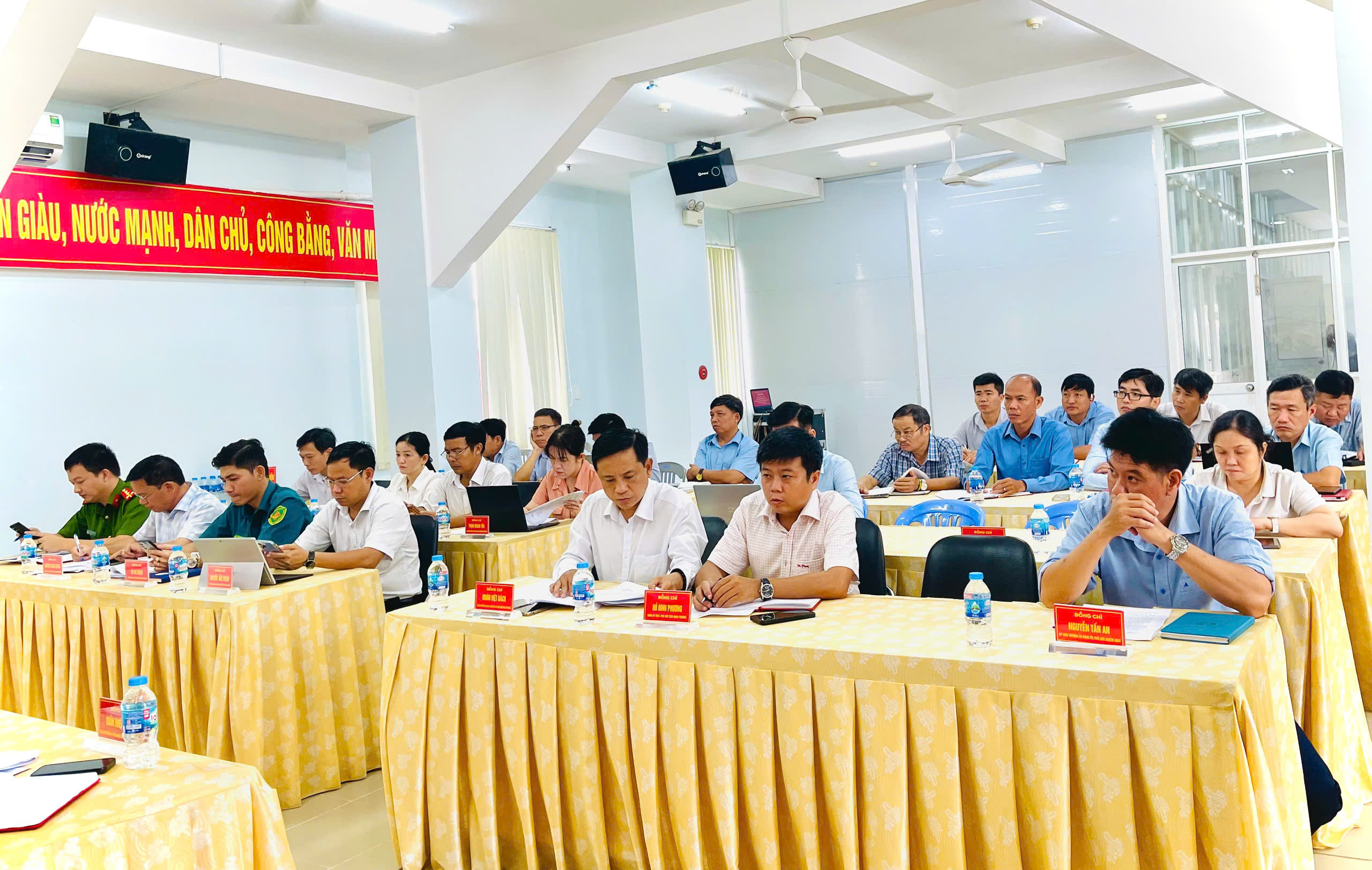 Đại biểu tham dự hội nghị