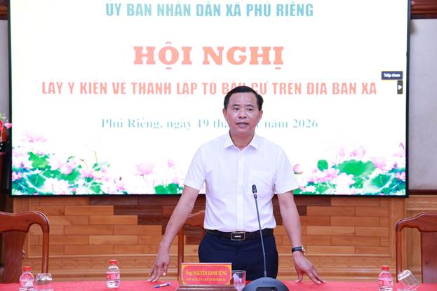 Chủ tịch UBND xã Nguyễn Danh Tùng chủ trì cuộc họp