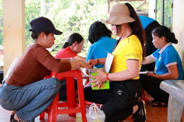 Ảnh tổng hợp bữa cơm đoàn kết