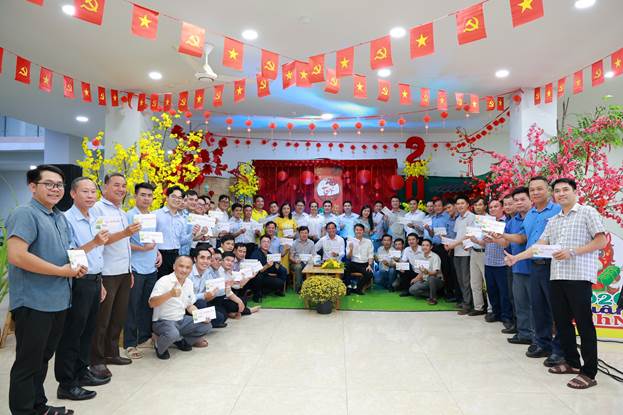 Thường trực Đảng ủy chúc Tết cán bộ công chức 1