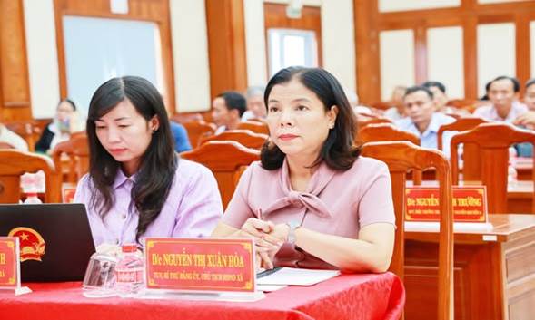 Thường trực Đảng ủy và các đại biểu tham dự tại điểm cầu xã