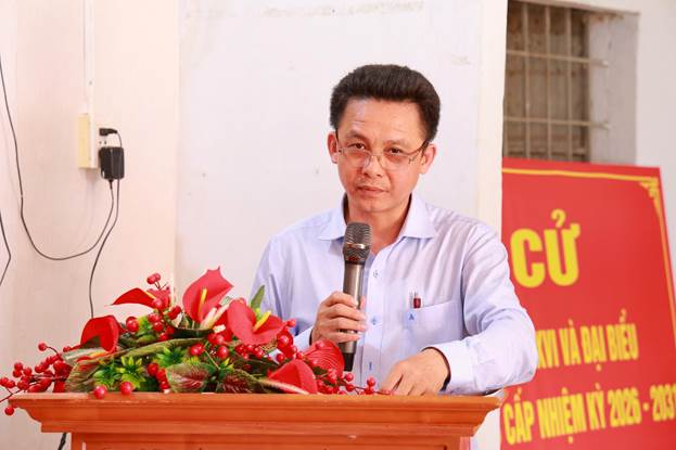 Ứng cử viên Lưu Đức Hiền trình bày chương trình hành động