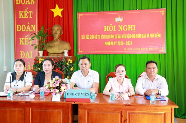 Các ứng cử viên tham gia hội nghị