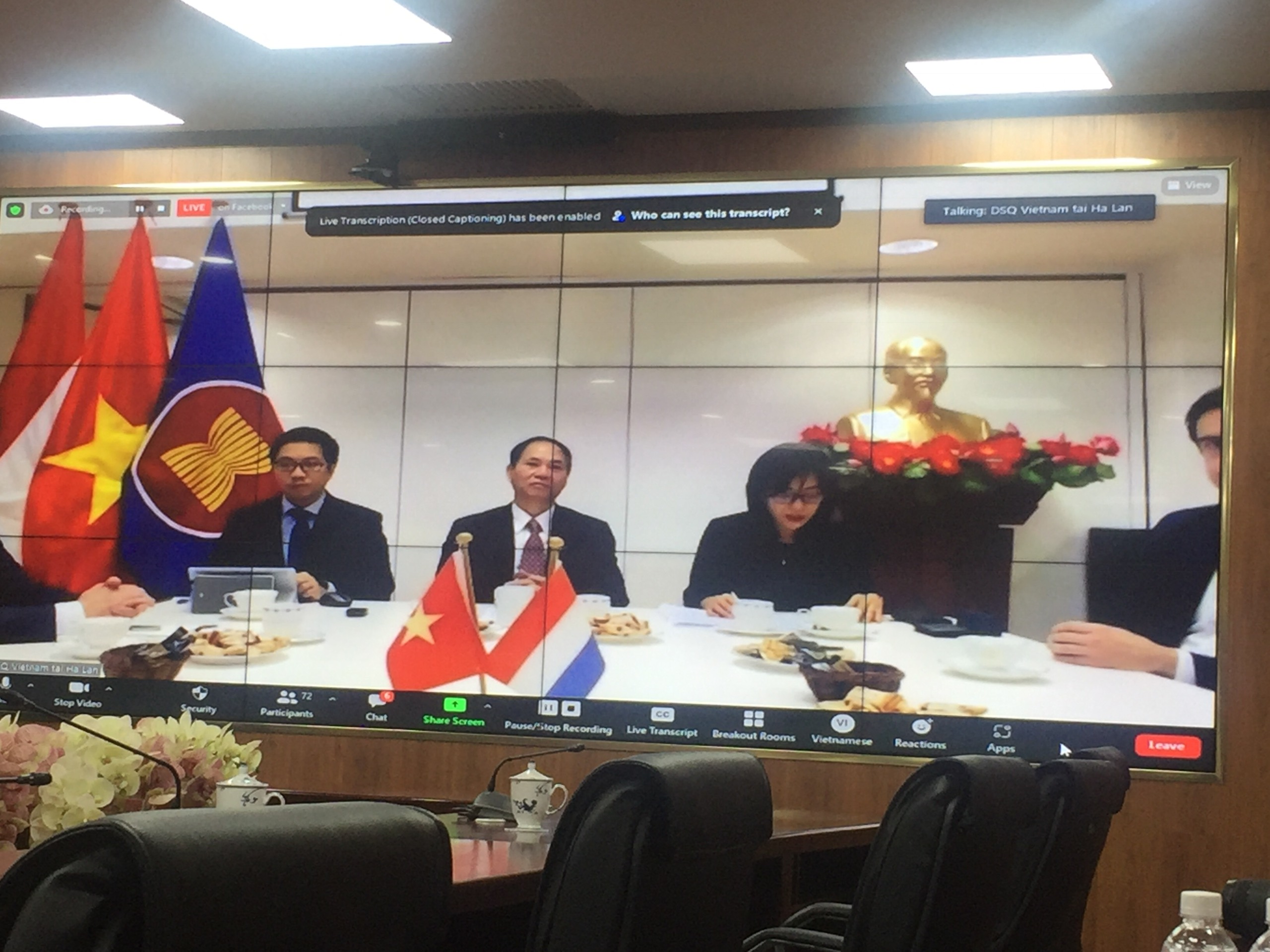 z2887939125145_18d151efb656be61188bf25bcaa4b17a.jpg?t=1762423302