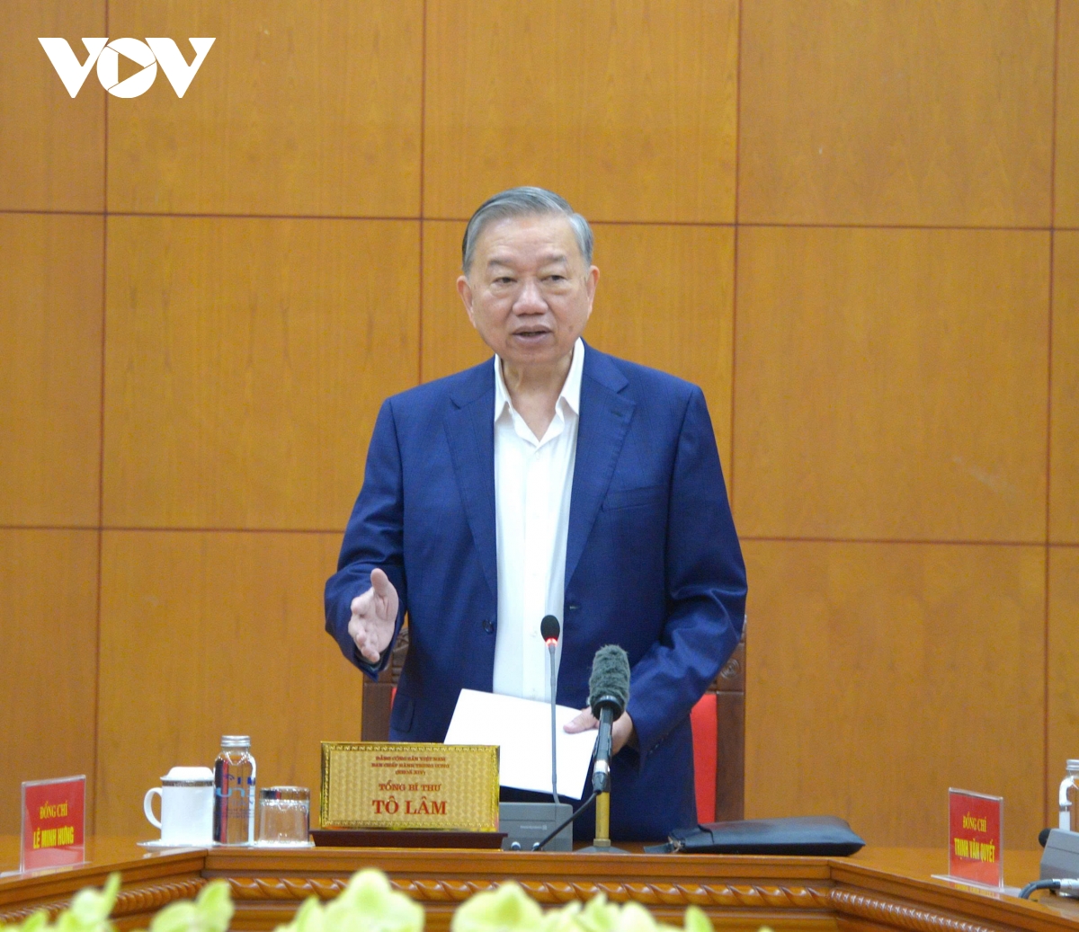 tong bi thu to lam tim giai phap nang cao chat luong doi ngu can bo cap co so hinh anh 1