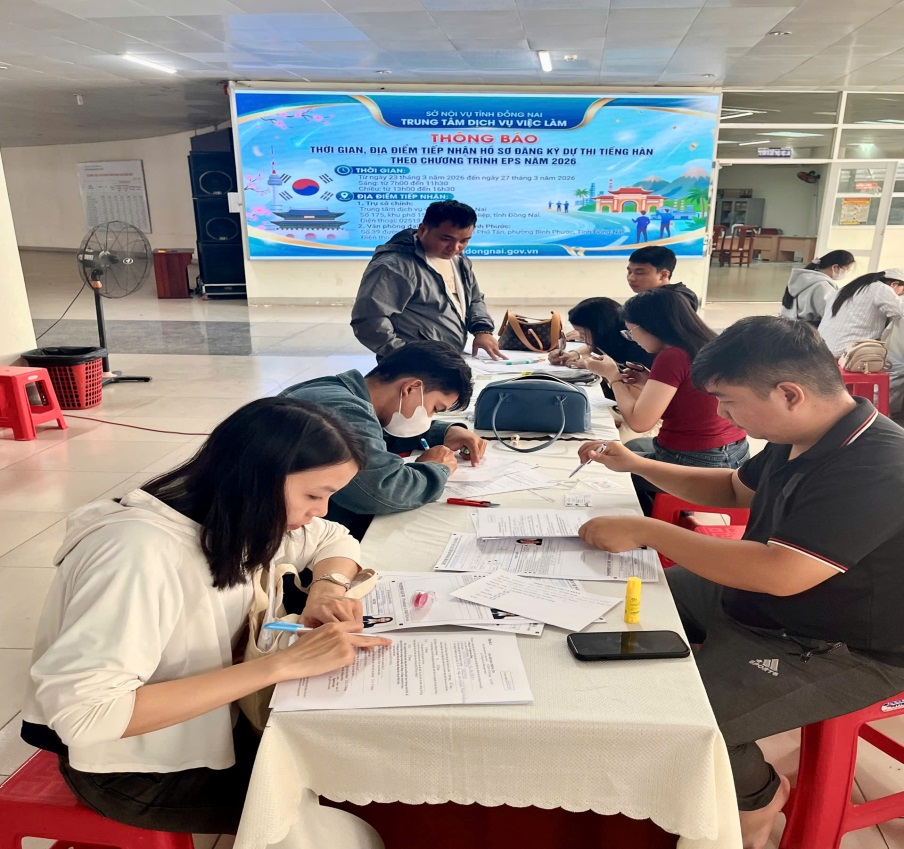 Description: C:\Users\chidtp\Desktop\Hinh\gen-h-z7662552759128_d8c107cfb8619b00db1d03e78ebf9344.jpg