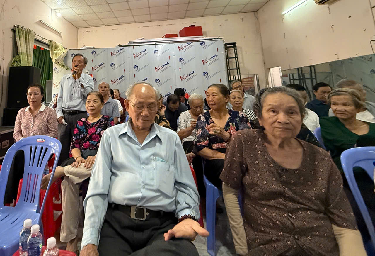 cử tri ý kiếnn