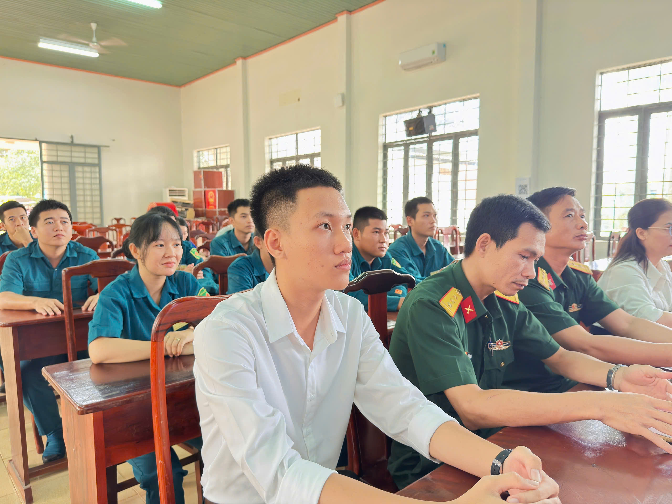 TUYEN DUONG (2)
