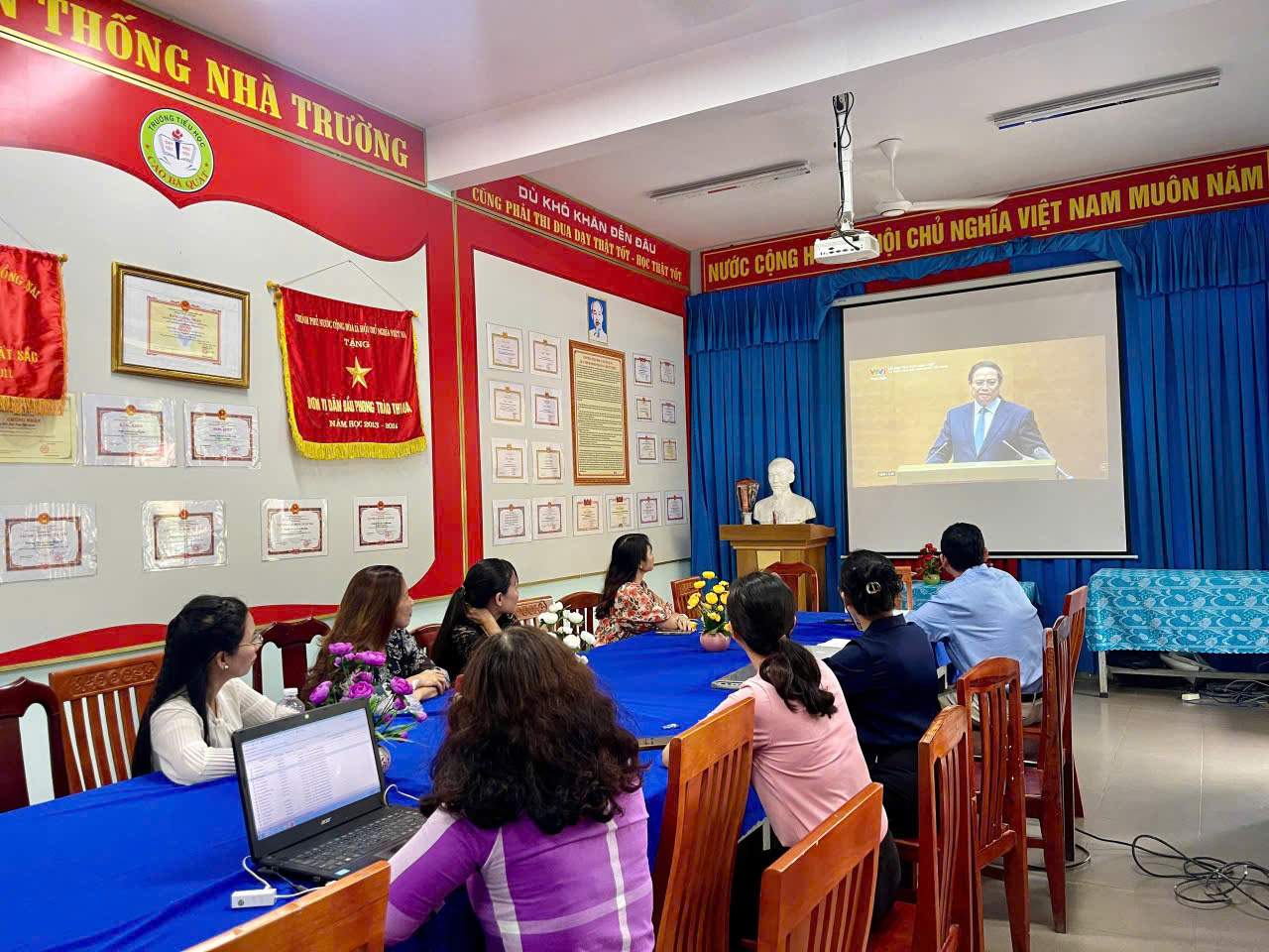 gen h z7016817901348 357024542e5b9d4c35059a6267ad54eb