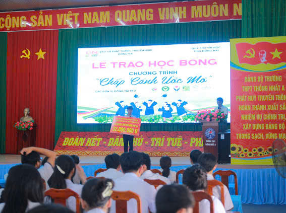 gen n z7120656686993 3e1a0348dd5569ae9ca00d01a6e98ec9