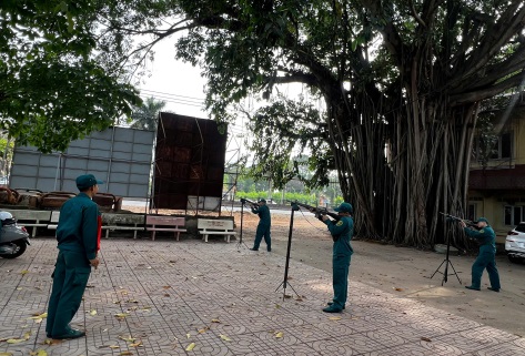 Description: F:\1 Trảng Bom 2026\1 Tuyên huấn\Hình ảnh hoạt động Ban CHQS xã Trảng Bom 23.3\14 LUYỆN TẬP BẮN MỤC TIÊU MÁY BAY BAY THẤP.jpg?t=1762423301