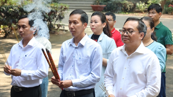 26 4 2026 dua xe dap ve chien khu 4
