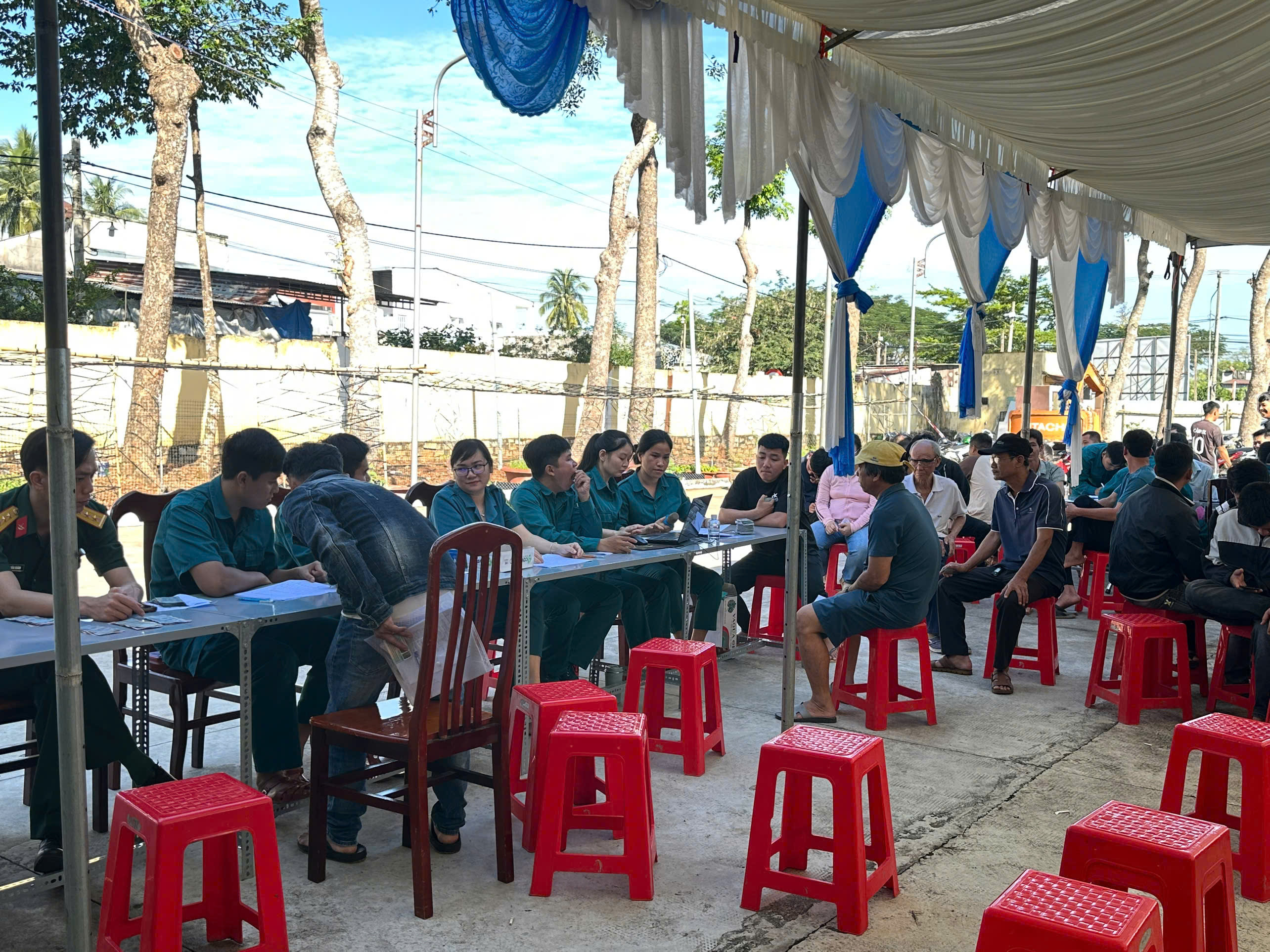 Ban Chỉ huy Quân sự xã Xuân Định thực hiện chi trả phụ cấp quân nhân dự bị năm 2025