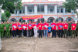 PHƯỜNG AN LỘC SÔI NỔI HƯỞNG ỨNG HOẠT ĐỘNG “CÙNG VIỆT NAM TIẾN BƯỚC”