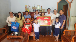 LÃNH ĐẠO SỞ Y TẾ TỈNH ĐỒNG NAI THĂM VÀ TẶNG QUÀ CHO NGƯỜI CAO TUỔI TẠI PHƯỜNG AN LỘC