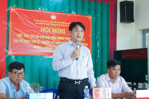 BÍ THƯ ĐẢNG UỶ, CHỦ TỊCH HĐND PHƯỜNG ĐỖ MINH TRUNG TIẾP XÚC CỬ TRI KHU PHỐ THANH TRUNG