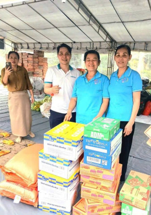 CHI HỘI PHỤ NỮ KHU PHỐ SÓC GIẾNG LAN TỎA NGHĨA CỬ ĐẸP, CHUNG TAY HƯỚNG VỀ MIỀN TRUNG THÂN YÊU