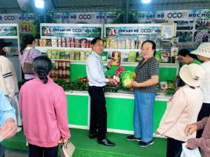 HỘI NÔNG DÂN PHƯỜNG AN LỘC TỔ CHỨC ĐOÀN THAM QUAN, HỌC TẬP CÁC MÔ HÌNH NÔNG NGHIỆP HIỆN ĐẠI TẠI TP. HỒ CHÍ MINH