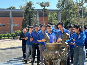 HÀNH TRÌNH “NGHĨA TÌNH BIÊN GIỚI” KẾT THÚC TẠI KHU DI TÍCH LỊCH SỬ CĂN CỨ TÀ THIẾT