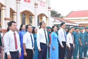 LỄ CHÀO CỜ THÁNG 12: QUYẾT TÂM CÁN ĐÍCH CHỈ TIÊU NĂM 2025