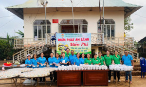 ĐIỂM PHÁT ĂN SÁNG MIỄN PHÍ – LAN TỎA YÊU THƯƠNG TỪ NHỮNG ĐIỀU GIẢN DỊ