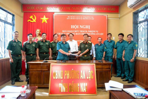 HỘI NGHỊ BÀN GIAO CHỨC TRÁCH, NHIỆM VỤ CHỈ HUY TRƯỞNG BAN CHQS PHƯỜNG AN LỘC