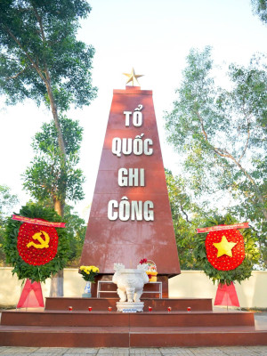 PHƯỜNG AN LỘC TỔ CHỨC LỄ DÂNG HƯƠNG ĐÀI TƯỞNG NIỆM NHÂN DỊP TẾT CỔ TRUYỀN XUÂN BÍNH NGỌ NĂM 2026