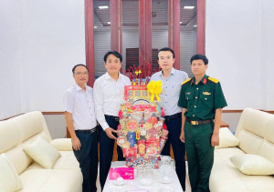 BÍ THƯ ĐẢNG ỦY, CHỦ TỊCH HĐND PHƯỜNG ĐỖ MINH TRUNG THĂM, CHÚC TẾT NHÀ MÁY XI MĂNG BÌNH PHƯỚC