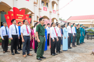 ĐẢNG ỦY - UBND PHƯỜNG AN LỘC TỔ CHỨC CHÀO CỜ THÁNG 3/2026