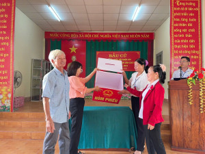 các Tổ bầu cử trên địa bàn phường An Lộc đã đồng loạt tổ chức Lễ khai mạc Ngày bầu cử đại biểu Quốc hội khóa XVI và đại biểu Hội đồng nhân dân các cấp nhiệm kỳ 2026 – 2031