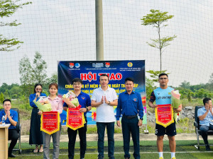 SÔI NỔI HỘI THAO CHÀO MỪNG KỶ NIỆM 95 NĂM THÀNH LẬP ĐOÀN TNCS HỒ CHÍ MINH