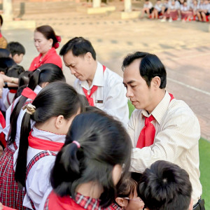 TRƯỜNG TIỂU HỌC AN LỘC B TỔ CHỨC LỄ KẾT NẠP ĐỘI VIÊN VÀ TUYÊN DƯƠNG HỌC SINH TIÊU BIỂU