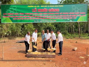 KHỞI CÔNG XÂY DỰNG NHÀ TÌNH THƯƠNG CHO HỘI VIÊN NÔNG DÂN CÓ HOÀN CẢNH KHÓ KHĂN