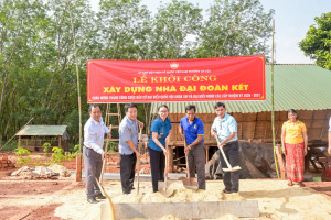 KHỞI CÔNG XÂY DỰNG NHÀ ĐẠI ĐOÀN KẾT CHO CÁC HỘ KHÓ KHĂN TRÊN ĐỊA BÀN PHƯỜNG AN LỘC