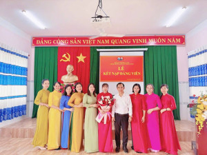 CHI BỘ TRƯỜNG MẦM NON THANH LƯƠNG TỔ CHỨC LỄ KẾT NẠP ĐẢNG VIÊN