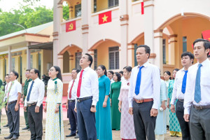 CHÀO CỜ THÁNG 4/2026 - KHÍ THẾ MỚI, QUYẾT TÂM MỚI TẠI ĐẢNG ỦY PHƯỜNG AN LỘC