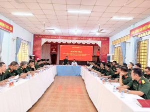 QUÂN KHU 7 KIỂM TRA VIỆC THỰC HIỆN QUYẾT ĐỊNH TỔ CHỨC LẠI BAN CHỈ HUY QUÂN SỰ CẤP XÃ, PHƯỜNG TẠI PHƯỜNG AN LỘC