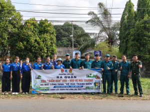 BAN CHQS PHƯỜNG AN LỘC RA QUÂN THU GOM RÁC THẢI, VỆ SINH MÔI TRƯỜNG NHÂN DỊP KỶ NIỆM 51 NĂM NGÀY GIẢI PHÓNG MIỀN NAM THỐNG NHẤT ĐẤT NƯỚC 30/4, NGÀY QUỐC TẾ LAO ĐỘNG 01/5 VÀ SỰ KIỆN THÀNH LẬP THÀNH PHỐ ĐỒNG NAI TRỰC THUỘC TRUNG ƯƠNG