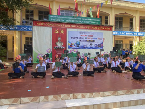 TƯNG BỪNG NGÀY HỘI NGOẠI NGỮ, STEM/STEAM VÀ AI TẠI TRƯỜNG TH-THCS THANH LƯƠNG