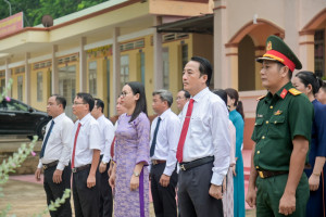 CHÀO CỜ THÁNG 5/2026 - TỰ HÀO TRUYỀN THỐNG, TIẾP BƯỚC DƯỚI CỜ ĐẢNG
