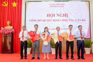 PHƯỜNG AN LỘC TỔ CHỨC HỘI NGHỊ CÔNG BỐ QUYẾT ĐỊNH VỀ CÔNG TÁC CÁN BỘ