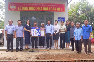 MÁI ẤM ĐẠI ĐOÀN KẾT - CHẮP CÁNH ƯỚC MƠ AN CƯ